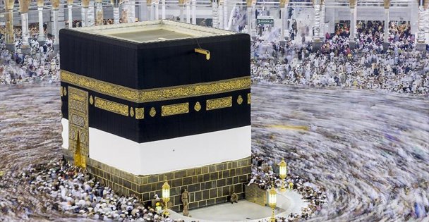 Suudi Arabistan'dan 3 yılda ikinci umreye ek vergi