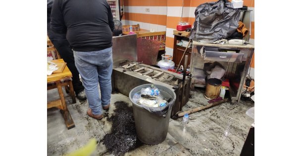 Tadilat yapmak istediler, döner ocağı üzerlerine düştü: 2 yaralı