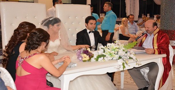 Tahir Yıldırım oğlu Ataman'ı evlendirdi