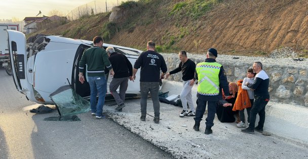 Takla Atan Otomobilden Sağ Kurtuldular