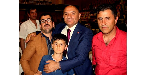 Tarhan hasret giderdi