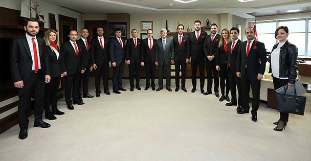 Tarihe ışık tutacak yapıtlar yapmalıyız