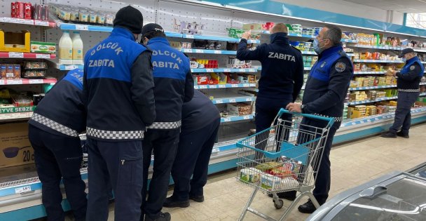 TARİHİ GEÇMİŞ ÜRÜN SATAN MARKETLERE GÖLCÜK ZABITASI 'DUR” DEDİ