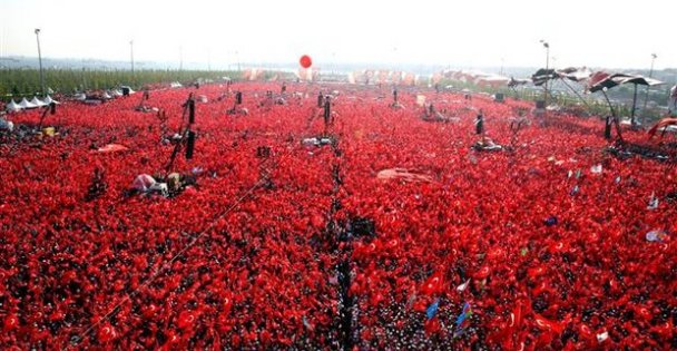 Tarihin Dönüm Noktası YeniKapı Mitingi