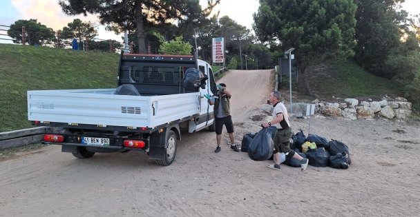 Tatilcilerin akınına uğrayan Kandıra'da 387 ton atık toplandı