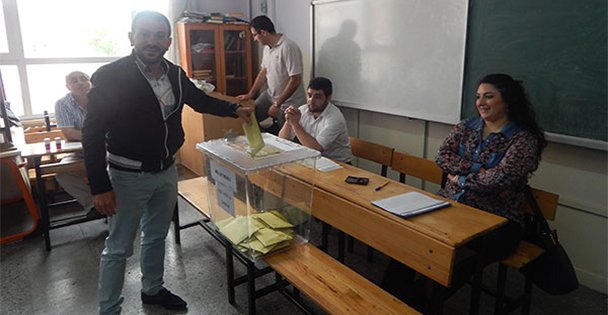 Tatile değil sandığa!