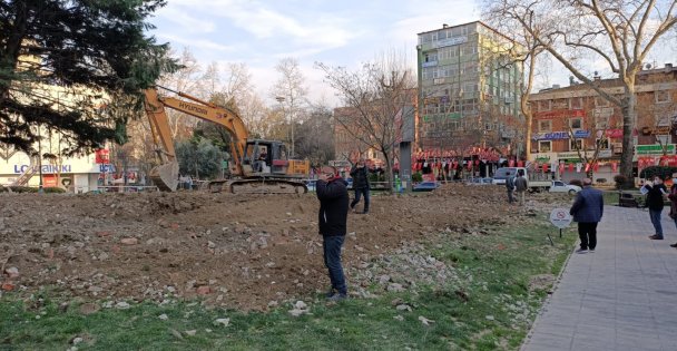 Tehlike arz eden Tekel Duvarı yıkıldı