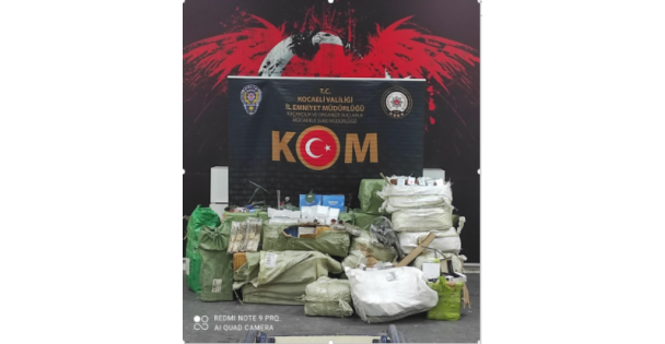 TEM Otoyolu Üzerinde Durdurulan Bir Araçta Yapılan Arama