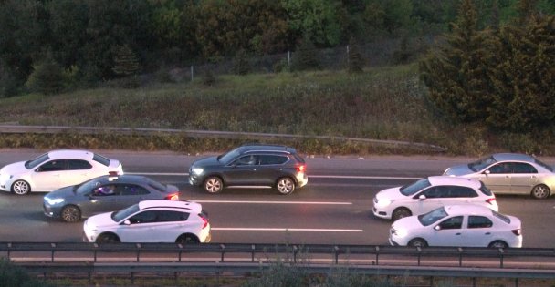 TEM Otoyolu'nun Kocaeli Geçişinde Bayram Trafiği Yoğunluğu