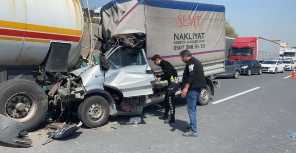 TEM'de 3 Araç Birbirine Girdi