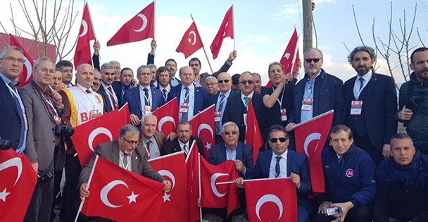 TGF Suriye sınırında Mehmetçikle kucaklaştı