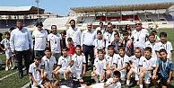 Başkan Büyükgöz Minik Sporcuları Yalnız Bırakmadı
