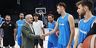 Başkan Çiftçiden, basketbol takımına sezon öncesi ziyaret