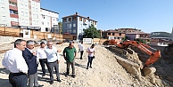 Başkan Ömeroğlu Kent Meydanı Çalışmalarını İnceledi