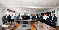BAŞKAN ÖMEROĞLU VE YILDIRIMDAN KAYMAKAM ÇELİKE HAYIRLI OLSUN ZİYARETİ