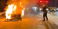 Bayram dönüşü otomobil alev alev yandı