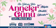 Bir gülüşün yeter anne”