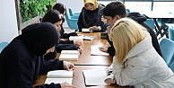 Bu merkezde gençlerin yeni yol haritası çiziliyor