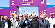 Büyükakın kurdeleyi kesti, hayırlı işler diledi
