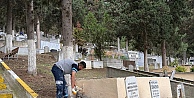 Büyükşehir, mezarlıklarda titiz bir çalışma yürütüyor; Mezarlıklarda durmaksızın çalışmaya devam