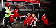 Büyükşehir’den milli maça binlerce bayrakla destek