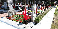 Büyükşehirden şehitliklerde titiz çalışma