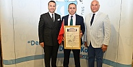 Büyükşehir’e anlamlı plaket