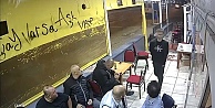 Çay ocağında otururken silahlı saldırıya uğradı: O anlar kamerada