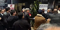 Cumhuriyet Halk Partisi (CHP) Kocaeli İl Başkanlığının 39. Olağan Kongresinde, görüntü alınması sırasında bir partiliyle gazeteciler arasında yaşanan gerginlik arbedeye dönüştü.