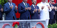 Dualar kahramanlar için yükseldi