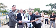 Düğüne gitti, proje inceledi, vatandaşla sohbet etti