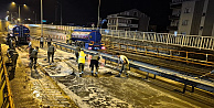 Eskihisar Feribot Yolu Alt Geçidinde gece mesaisi