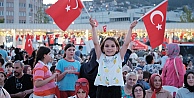 Her yer Ay-Yıldız