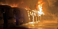 Isuzu Servis Otoparkında Yangın: Alev Alev Yanan 15 Araçtan Geriye İskeletleri Kaldı