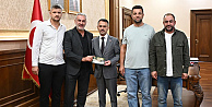 İzmit Emirhan Köyü Derneğinden Vali Aktaşa Davet