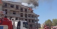İzolasyon çalışması sırasında çatı alevlere teslim oldu