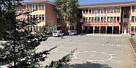 Kantinden ekler yiyen 5 öğrenci zehirlenme şüphesiyle hastaneye kaldırıldı