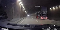 Kapağı açık unutulan kamyon tünele çarptı