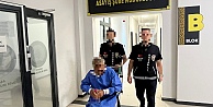 Karısını öldürmüştü, tekerlekli sandalye ile sevk edildiği adliyede tutuklandı