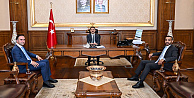 Katar İstanbul Başkonsolos Danışmanı Cevat Babakaloğlu ile Katar Askeri Ataşesi Saqr Al Mujjala, Vali İlhami Aktaşı Ziyaret Etti