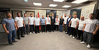 Kırkpınarda Dereceye Giren Pehlivanlardan Başkan Sezere Ziyaret