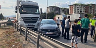 Kocaeli TEM Otoyolunda 4 araçlı zincirleme kaza