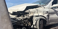 Kocaelide bariyerlere çarpan otomobildeki 4 kişi yaralandı