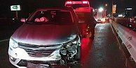 Kocaelide bariyerlere çarpan otomobilin sürücüsü yaralandı