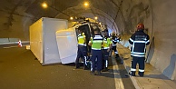 Kuzey Marmara Otoyolunda tünel içinde kaza: 1i çocuk 3 yaralı