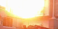Mutfakta yangın çıktı, doğalgaz bomba gibi patladı