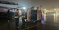 Panelvan ile çarpışan ambulans devrildi: 6 yaralı