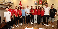 Şampiyon sporcular başarılarını Başkan Bıyık ile paylaştı