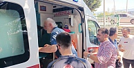 Yolcuyu demir sopa aile kovaladığı iddia edilen otobüs şoförü, polis gelince bıçağını boynuna dayadı