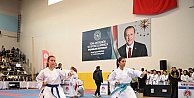 2 Bin 200 Sporcunun Katılımıyla Türkiye Karate Şampiyonası Kartepe'de Başladı